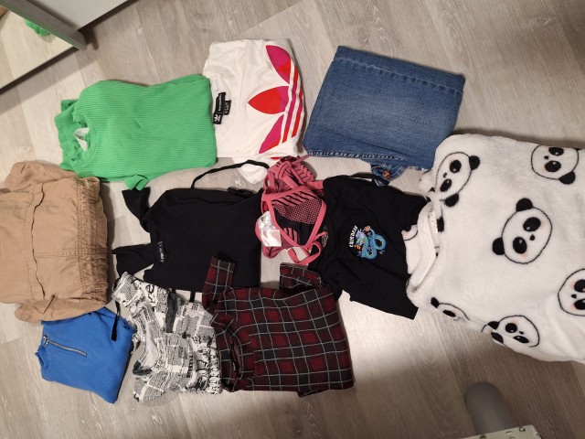 K9mplet oblačil 146-158....  25€