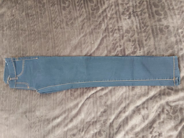 Hm 152 temni jeans