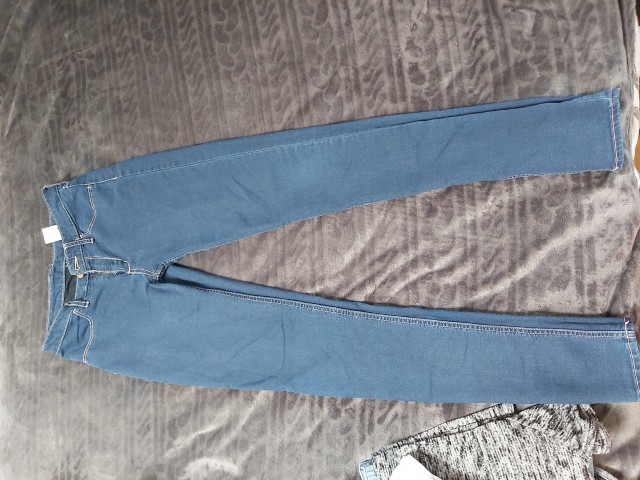 Hm temni jeans lahke tanke 164