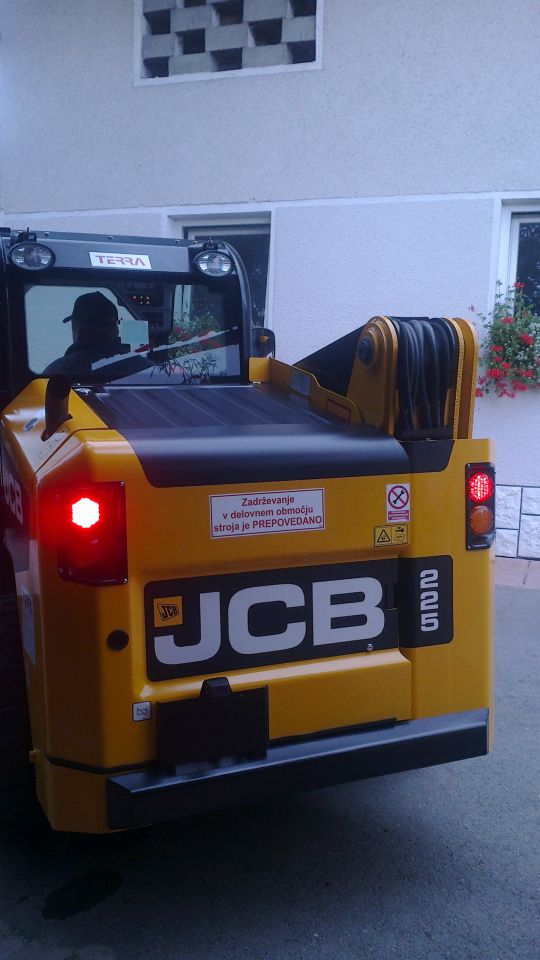 JCB 225 - foto povečava