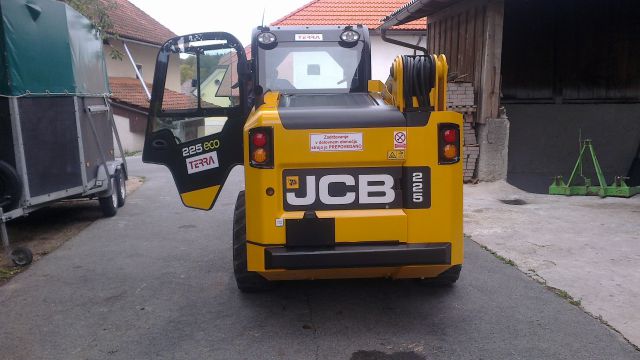 JCB 225 - foto