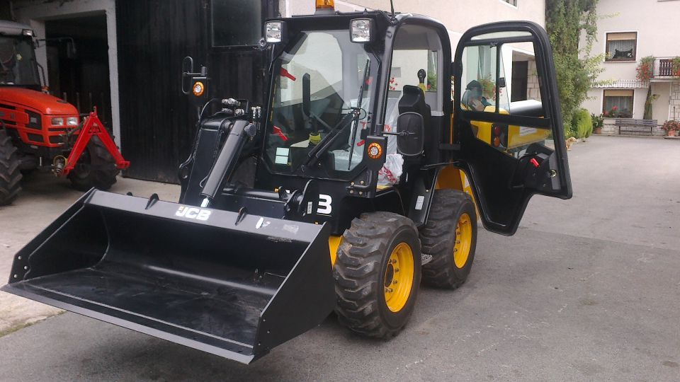 JCB 225 - foto povečava