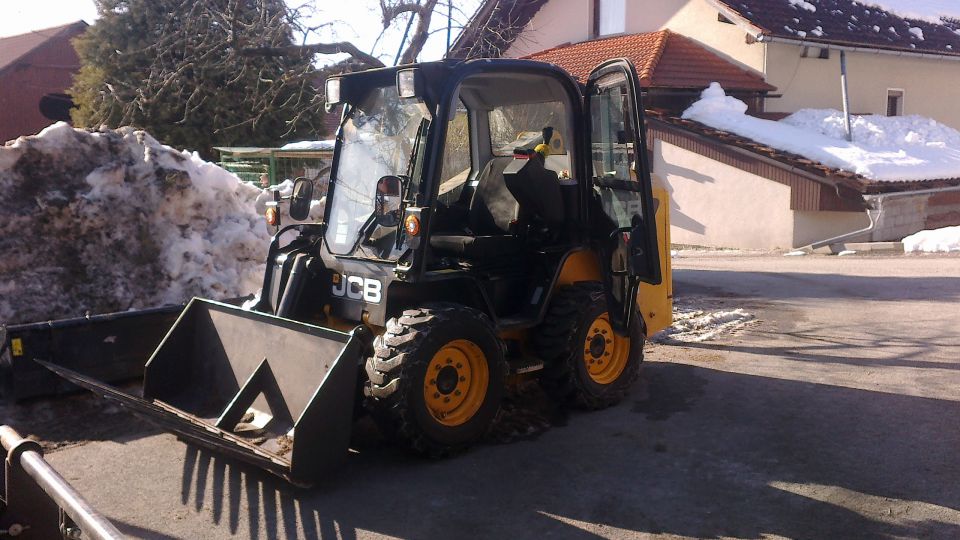 JCB 225 - foto povečava