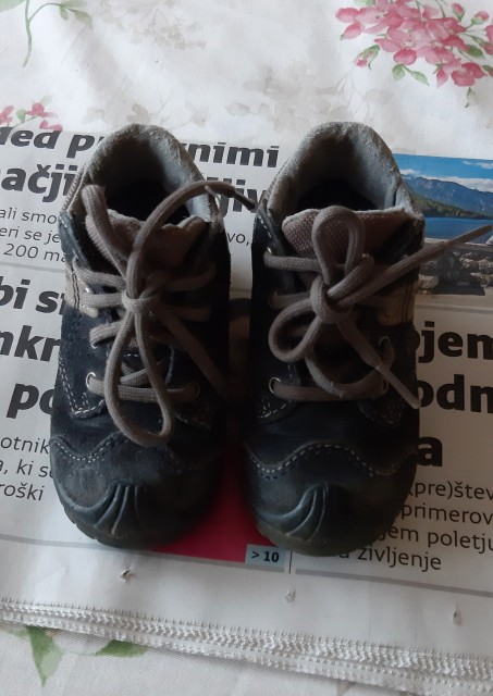 Otroški čevlji št. 20 - foto