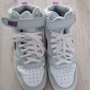 Nike 38,5