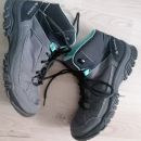 pohodni 38 dechatlon in japonke rider, 15 eur