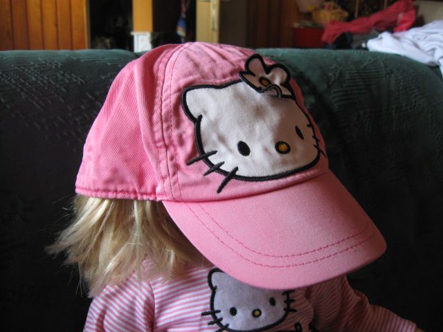 kapa Hello Kitty s šiltom, 51cm, 3 - 6 let, 1,5€