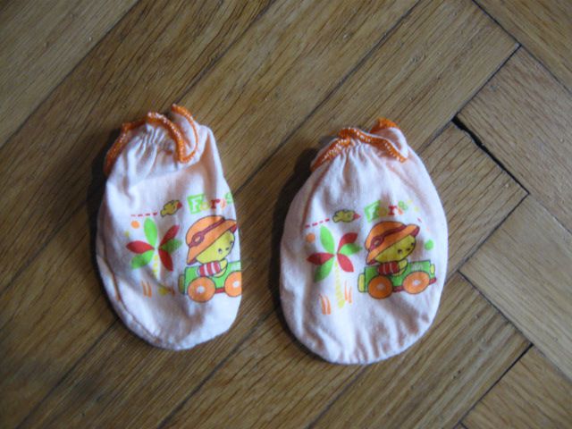 Nerabljene rokavice za novorojenčka, 1,5€