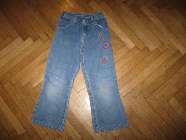 Jeans hlače/kavbojke OshKosh vel.110 (realno vel.104), 2€