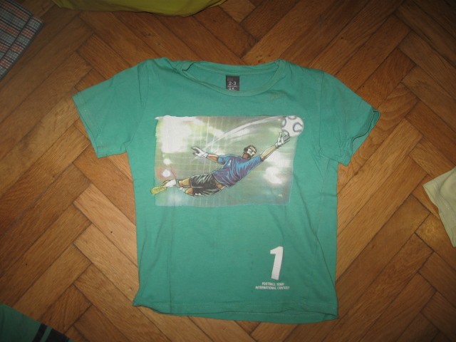 Zelena majica Zara vel.98, 2€
