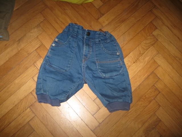 Kratke hlače jeans Zara vel.98, 3€