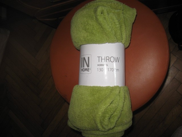 NOVA odeja Throw hornfiol, 7€