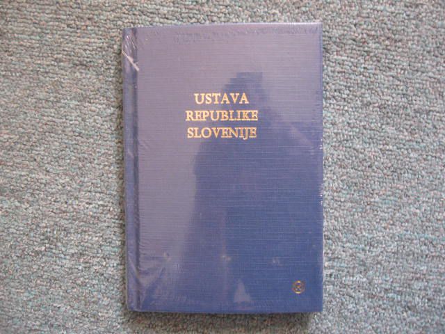 Ustava republike SLovenije, zapakirana, 3,5€