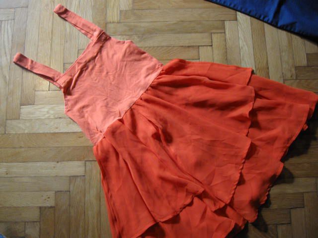 obleka marelične barve Toy Girl, vel.42, 4,5€