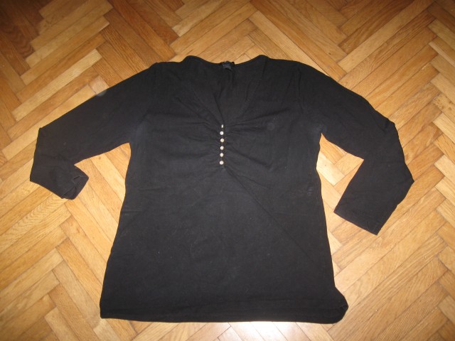 črna majica H&M vel.XL, 4€