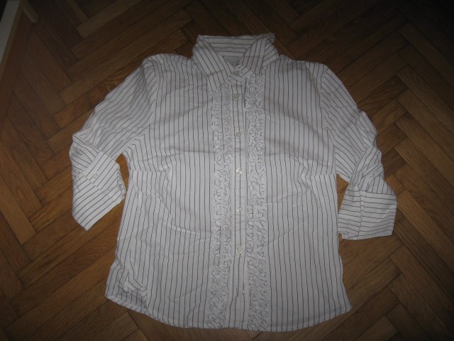 bela bluza s 3/4 rokavi Adessa št.42, 3€