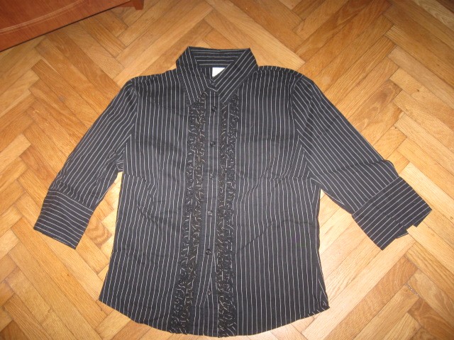 črna bluza s 3/4 rokavi Adessa št.40, 3€