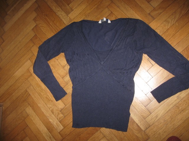 Moder pulover CLockhouse vel.l, 2,5€