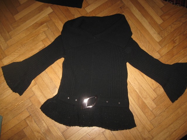 Pleten pulover vel.M, 5€