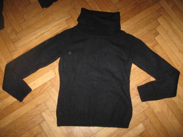 Pleten pulover z visokim ovratnikom Louise Fd vel.M/L, 5€