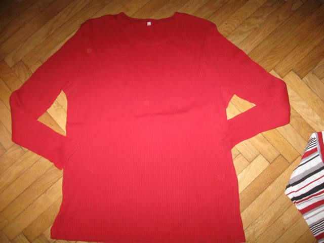raztegljiva rebrasta rdeča majica vel.46, 2,5€