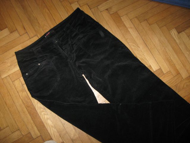 črne žametne hlače Two way, vel.XXL, 3€