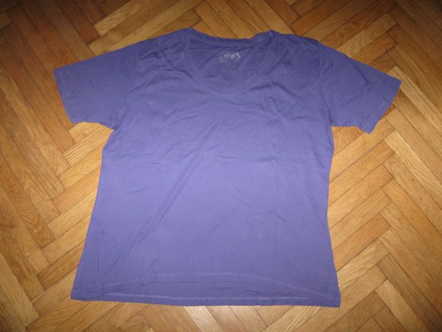 vijolična majica WOB št.52/54, 3€