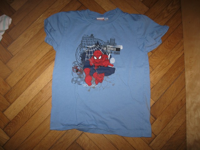 Majica Spiderman vel.122/128, 3€