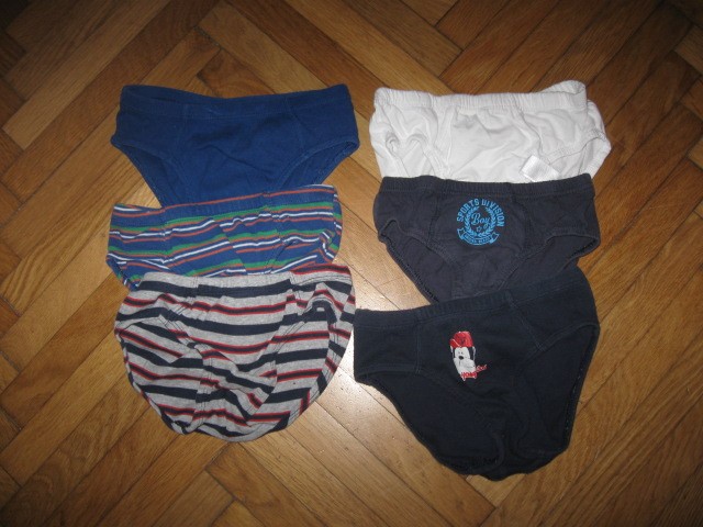 2.kpl spodnjih hlač za fanta Kids, C&A, vel.122/128, 2,5€ kpl