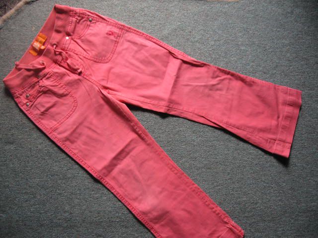 Tanke hlače marelične barve One by One, št.128, 4€
