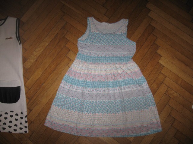 obleka H&M vel.134/140, 4€