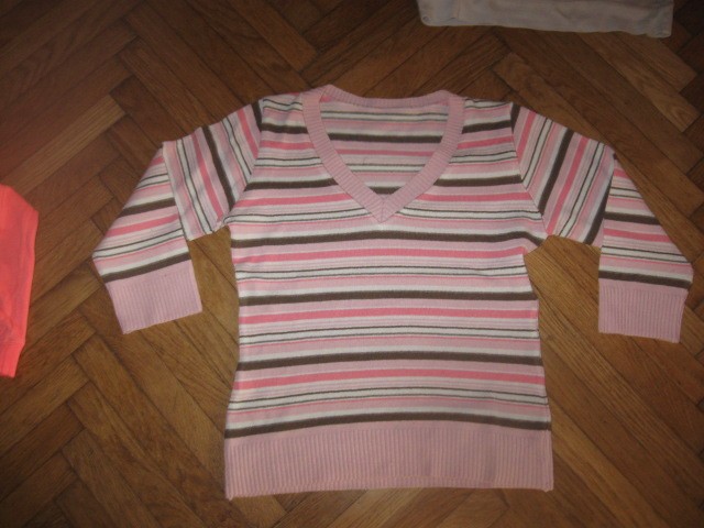 Pleten pulover vel.134, 2€
