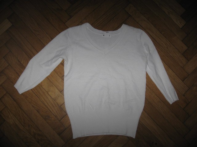 tanek pulover H&M vel.140, 2,5€
