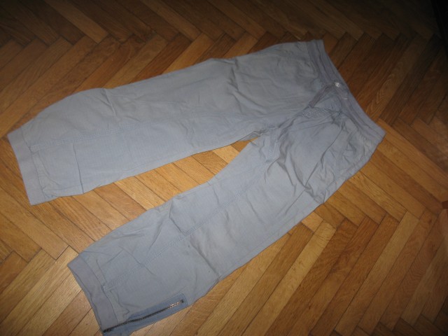 Sive športne hlače H&M vel.140, 2€