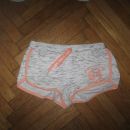 kratke hlače  Girls vel.140, 2€