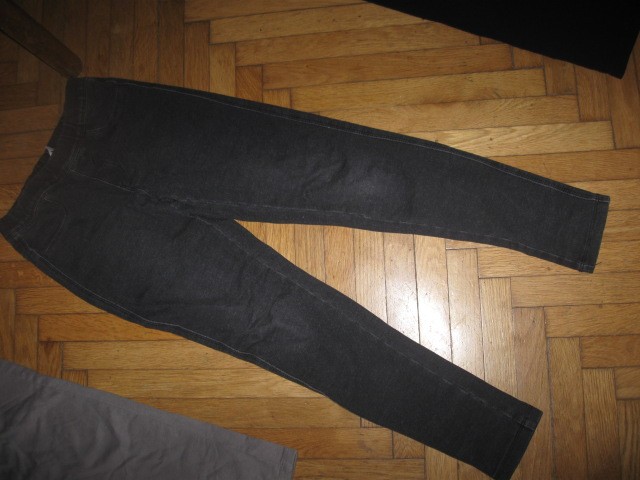 Jeans raztegljive pajkice vel.146, 3€