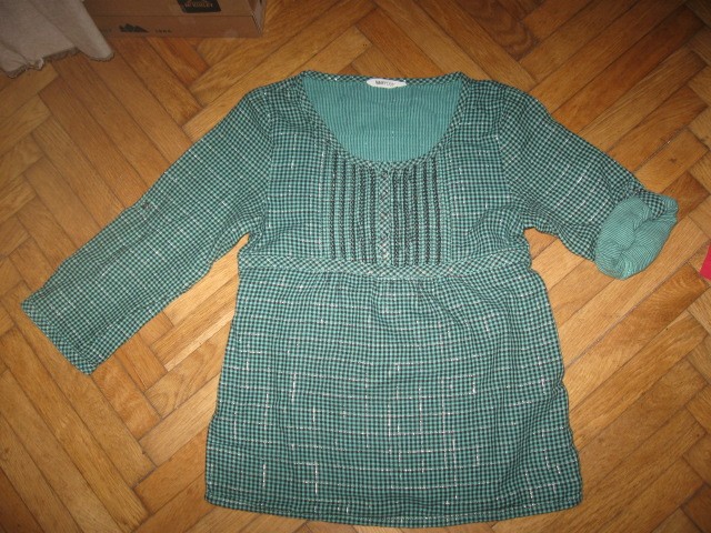 Topla majica H&M vel.146, 3€