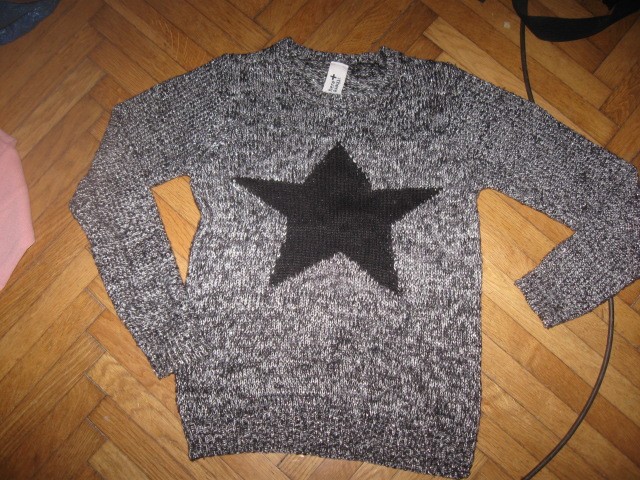 pulover C&A vel.146`152, 3€