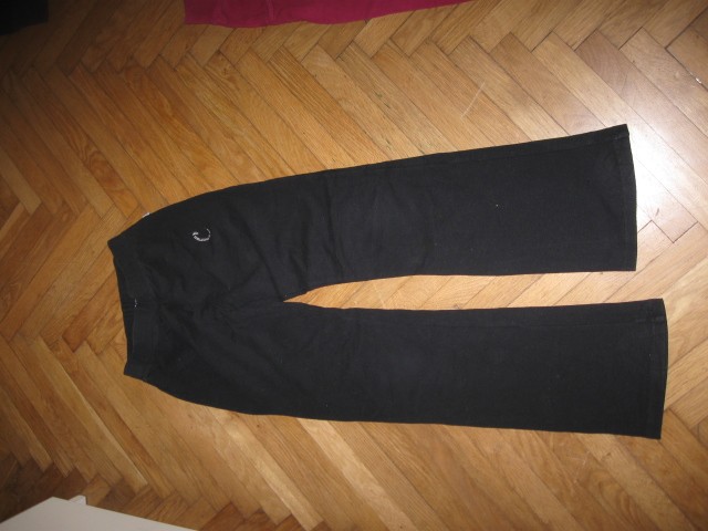 Elastične športne hlače Copycat vel.152, 3€