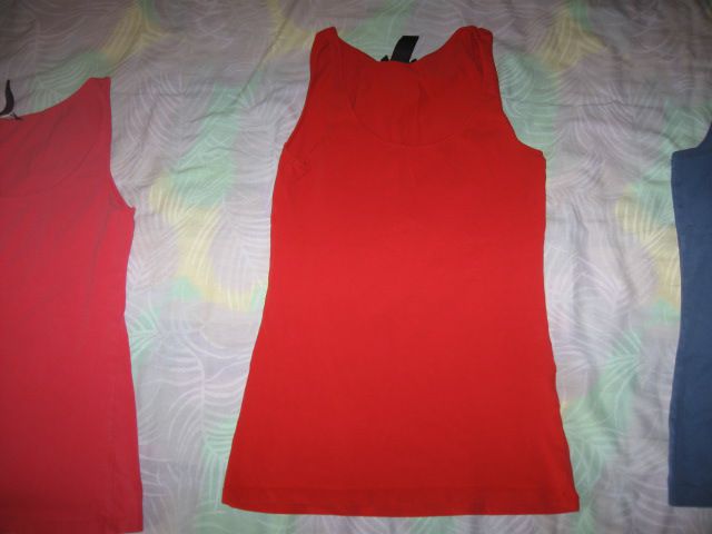 rdeč top/majica brez rokavov H&M vel.S, 2€
