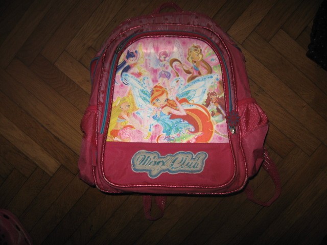 nahrbtnik Winx, 4€
