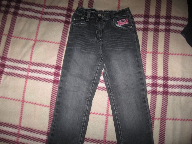 črne jeans hlače KIK, št.110