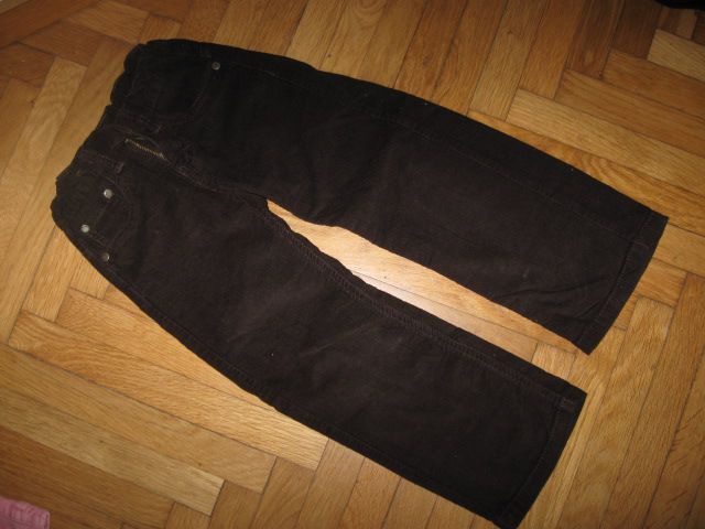 žametne hlače z regulacijo Lupilu ,vel.104 (večje), 3€