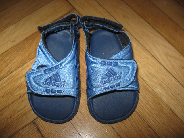 Modri sandali Adidas št.21, 4,5€