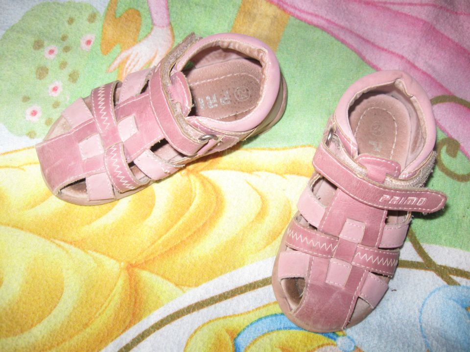 polzaprti sandali Primo za punco, št.24, 2,5€