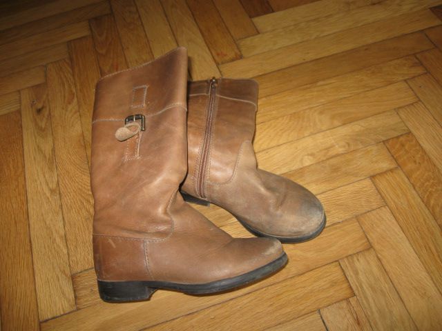 Rjavi prehodni usnjeni škornji Zara girls, št.27, 7€, nova cena 4,5€