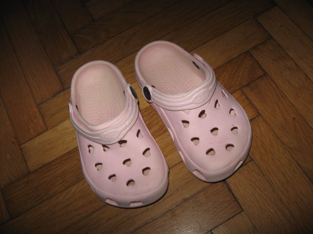neoriginalni crocsi/cokle št.27, 1€