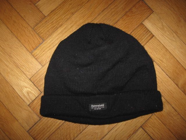 črna podložena kapa Thinsulate, vel.62/64, 2,5€