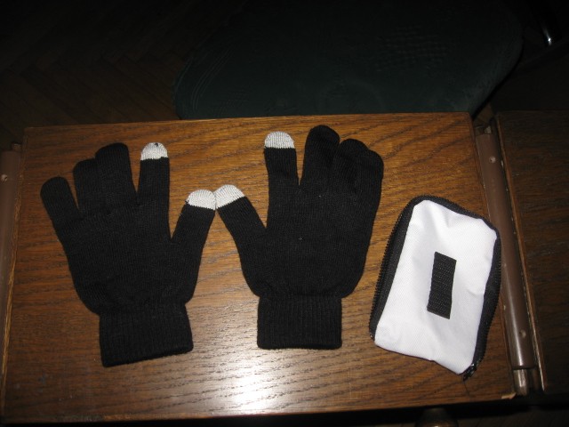 Nove rokavice v etuiu, vel.7, 3€