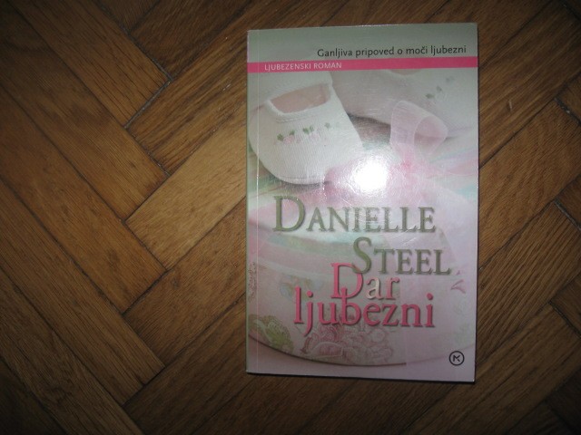 Danielle Steel: Dar ljubezni, 4€